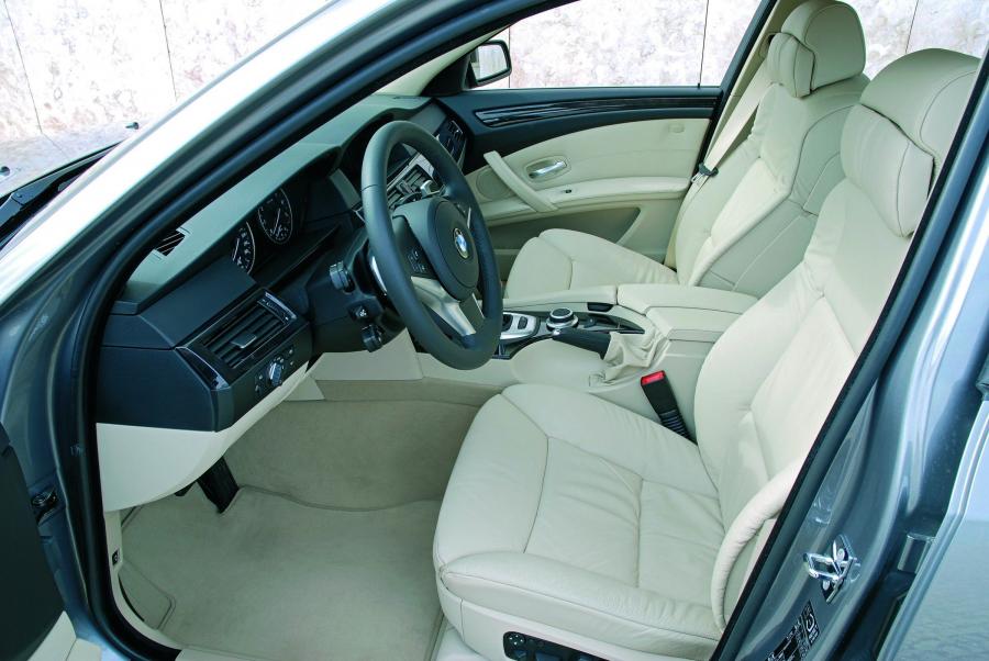  BMW 5-Series 2007 года  (фото 40 из 93)